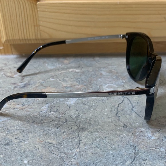 ADRIANNA III CLASSIC W/FUCHSIA MIRROR - Picture 15 of 16